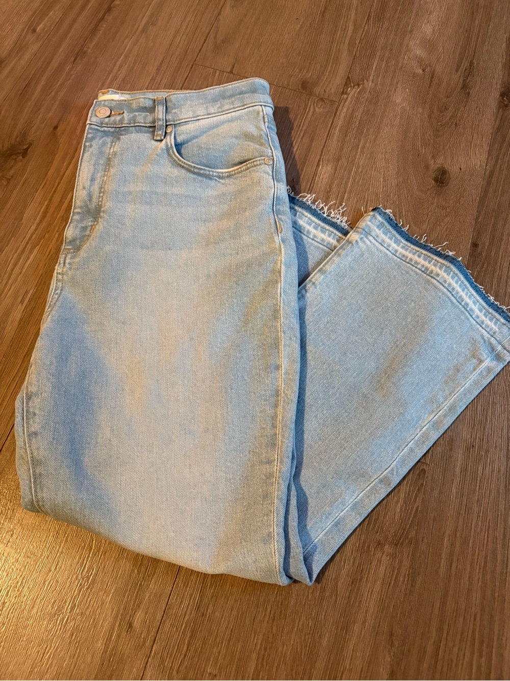 Ann Taylor Loft Light Wash Women’s jeans the kick crop style size 31